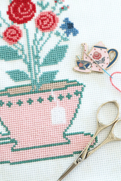 Roses Tea Set Magnetic Needle Minder – Jacquelynne Steves