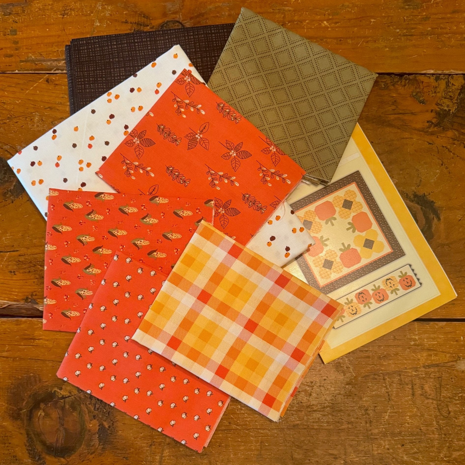 Pumpkin Parade Table Runner Kit - Jacquelynne Steves