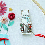 White Floral Cat Magnetic Needle Minder